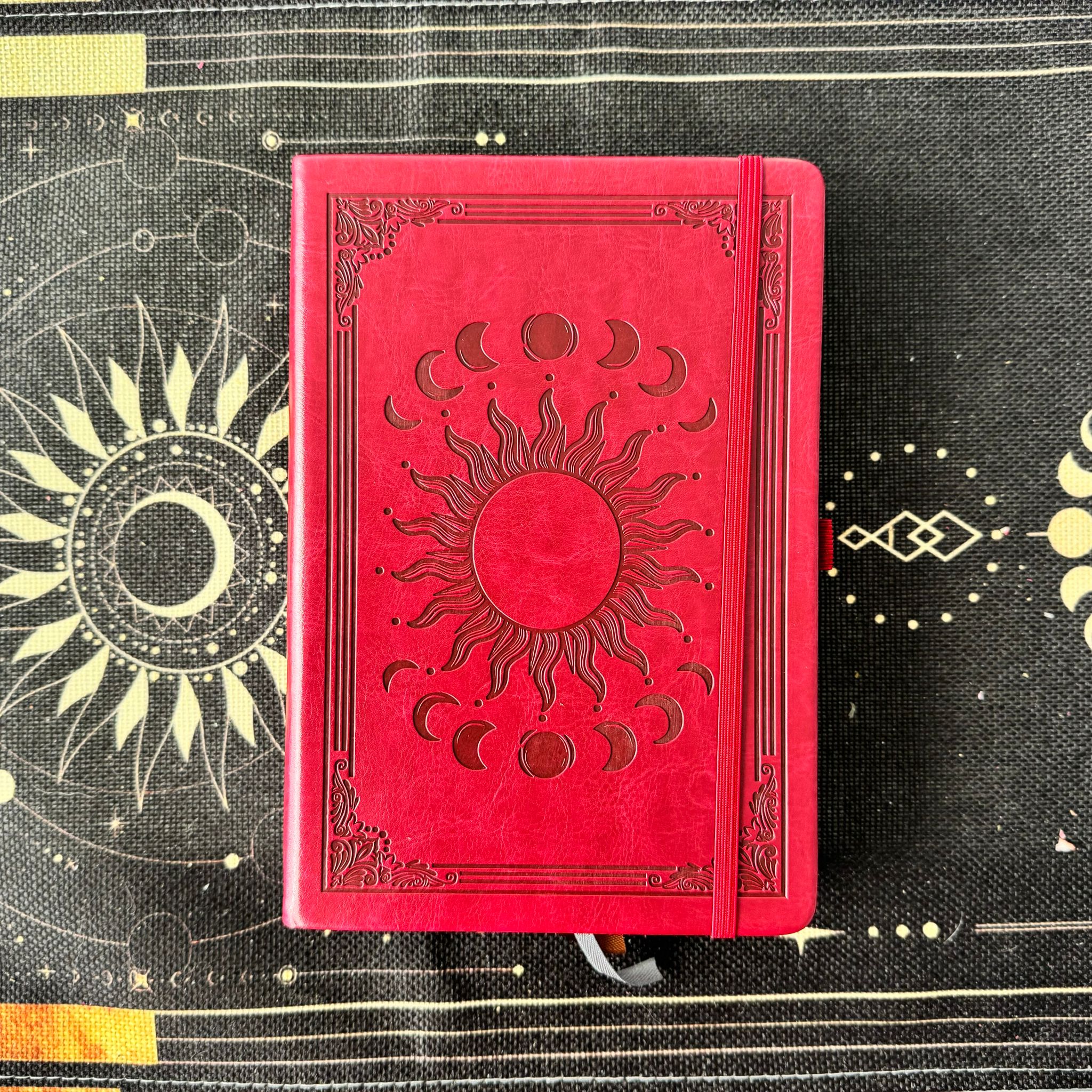 grimorio de sol y fases lunares de cuero vegano