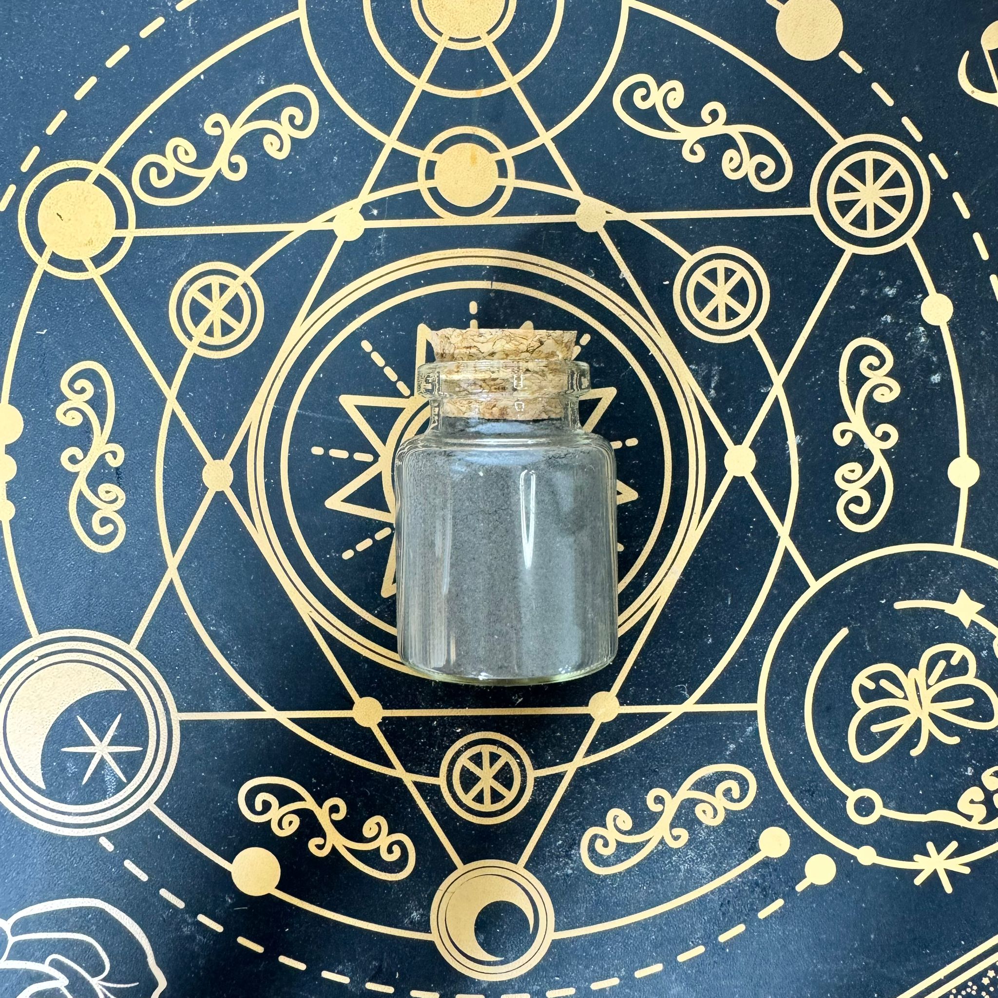 sal de bruja negra para la protección del espacio y la energía ecomagic realizada a mano artesanalmente