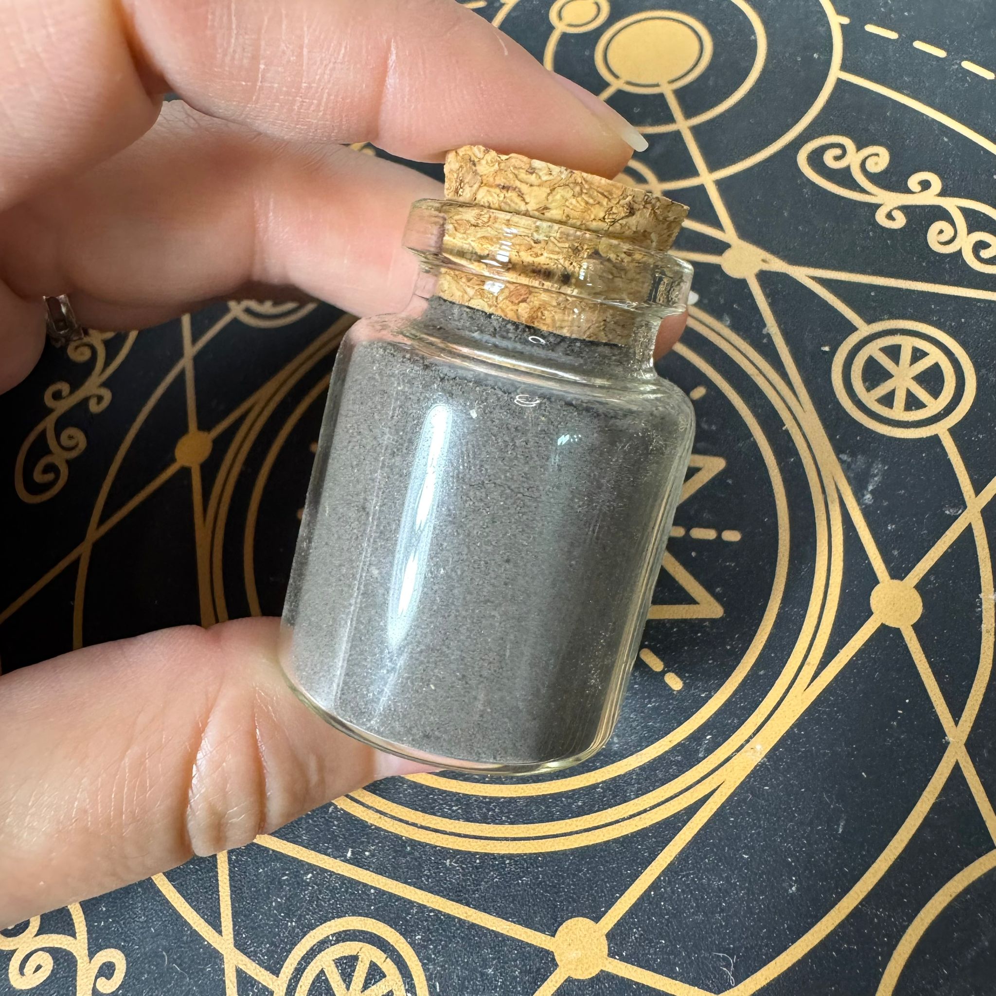 sal de bruja negra para la protección del espacio y la energía ecomagic realizada a mano artesanalmente