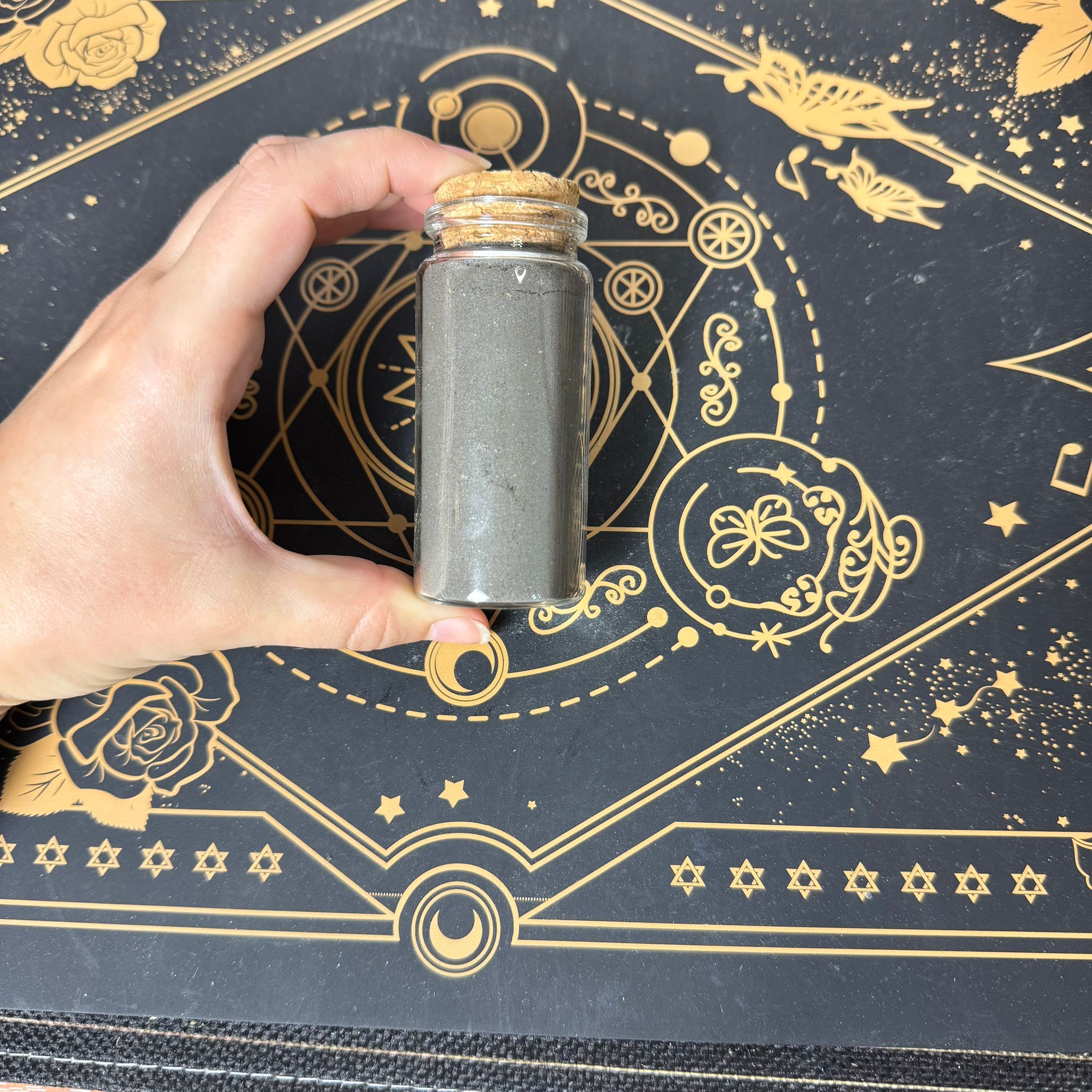 sal de bruja negra para la protección del espacio y la energía ecomagic realizada a mano artesanalmente