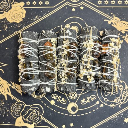 Sahumerio de salvia blanca, copal negro, ámbar y flores secas