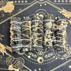 Sahumerio de salvia blanca, copal negro, ámbar y flores secas
