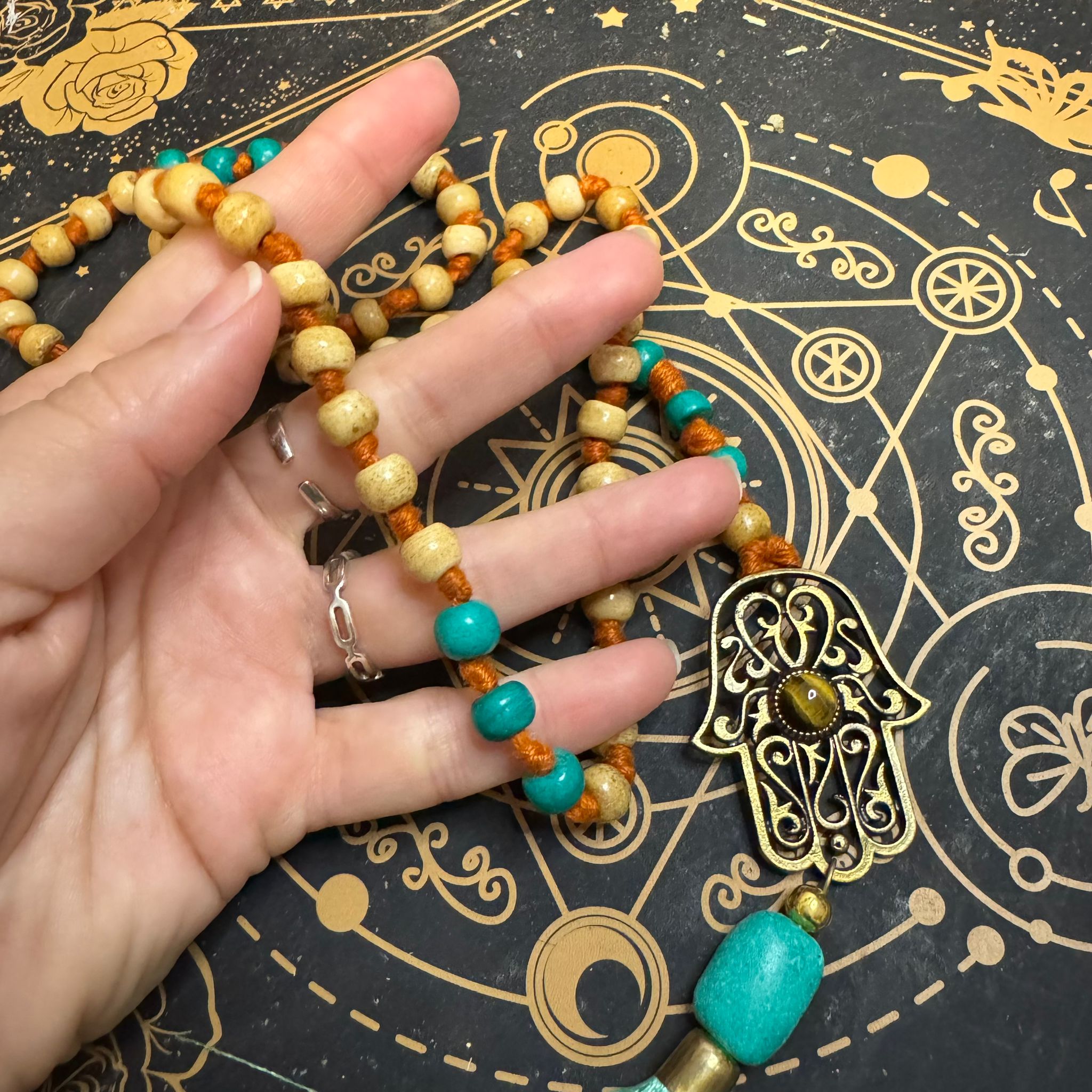 Mala Tibetano con Mano de Fátima y Ojo de Tigre - Imagen 3