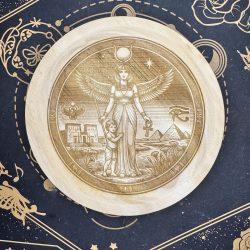 Isis (14cm) - Altar de madera pequeño de la Diosa Egipcia
