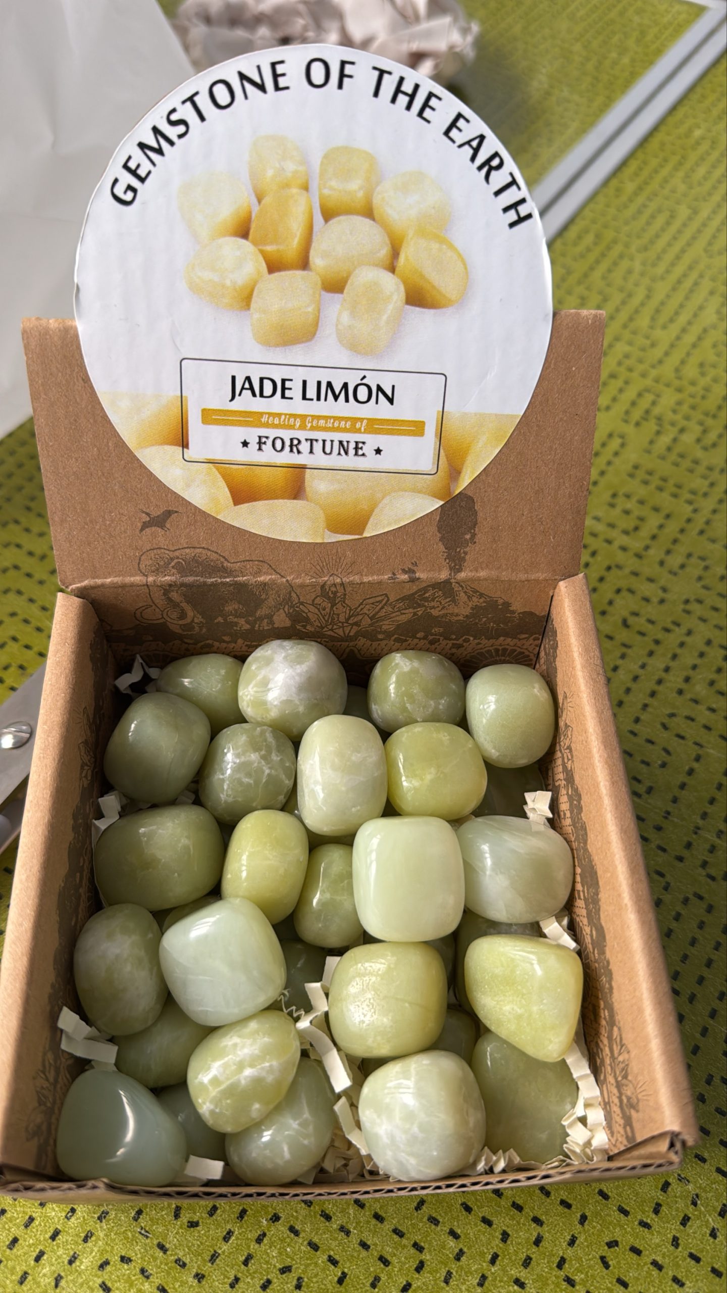 Jade limón - rodados pulidos variados