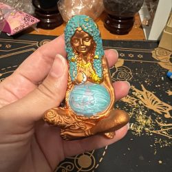Pequeña Diosa Gaia sentada (8,5cm)